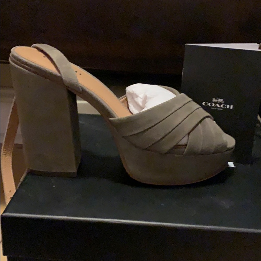 Shoes - Picture 2 of 11